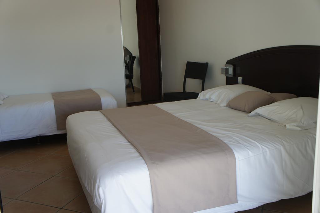 Agay Beach Hotel Saint-Raphael (Var) Quarto foto